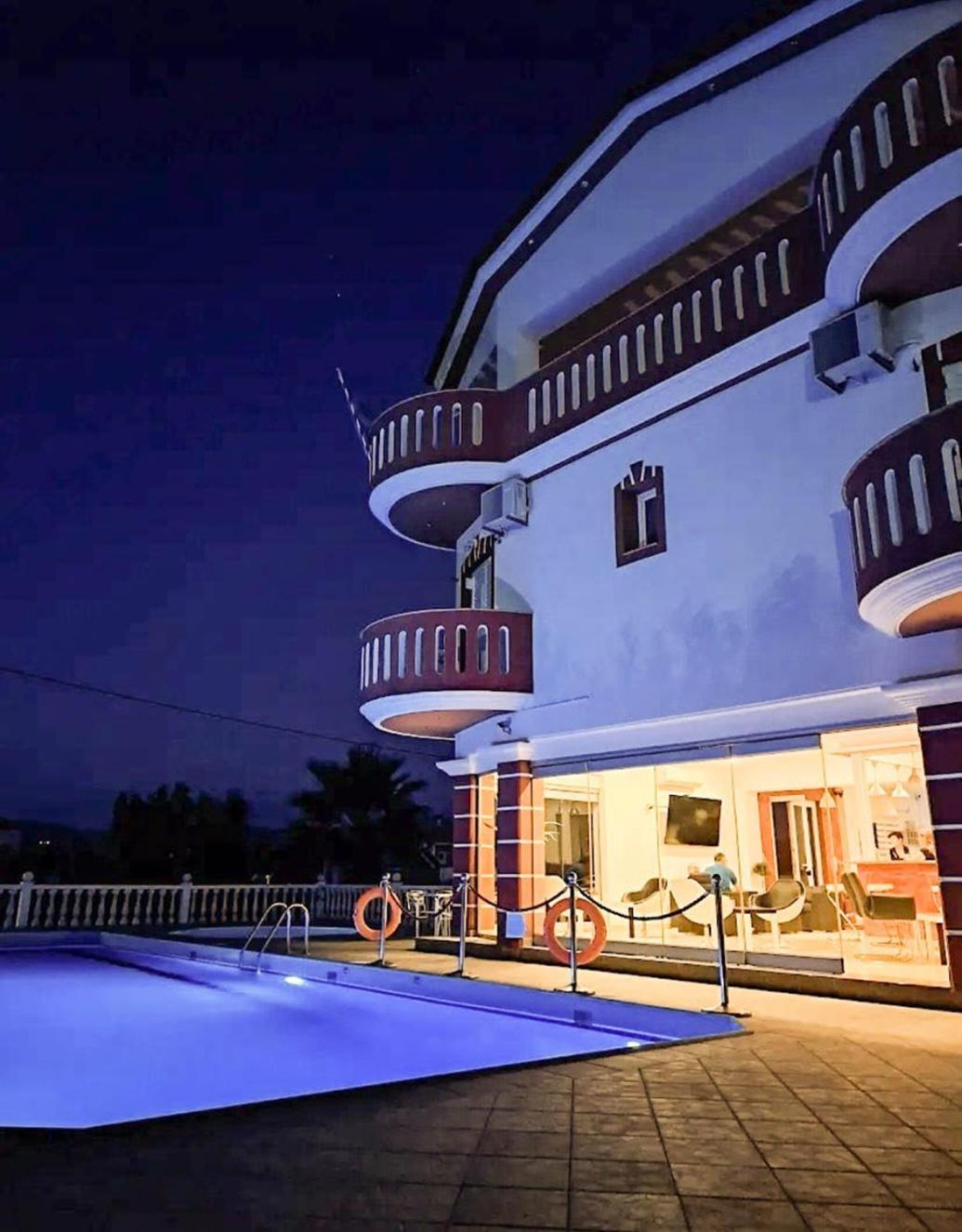 אמודיה Hotel Alexandros מראה חיצוני תמונה