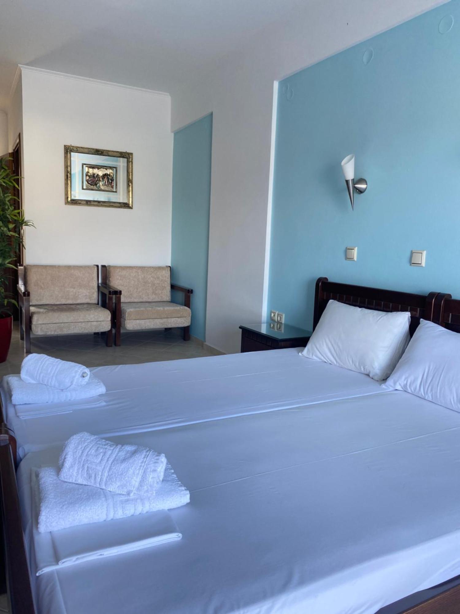 אמודיה Hotel Alexandros מראה חיצוני תמונה