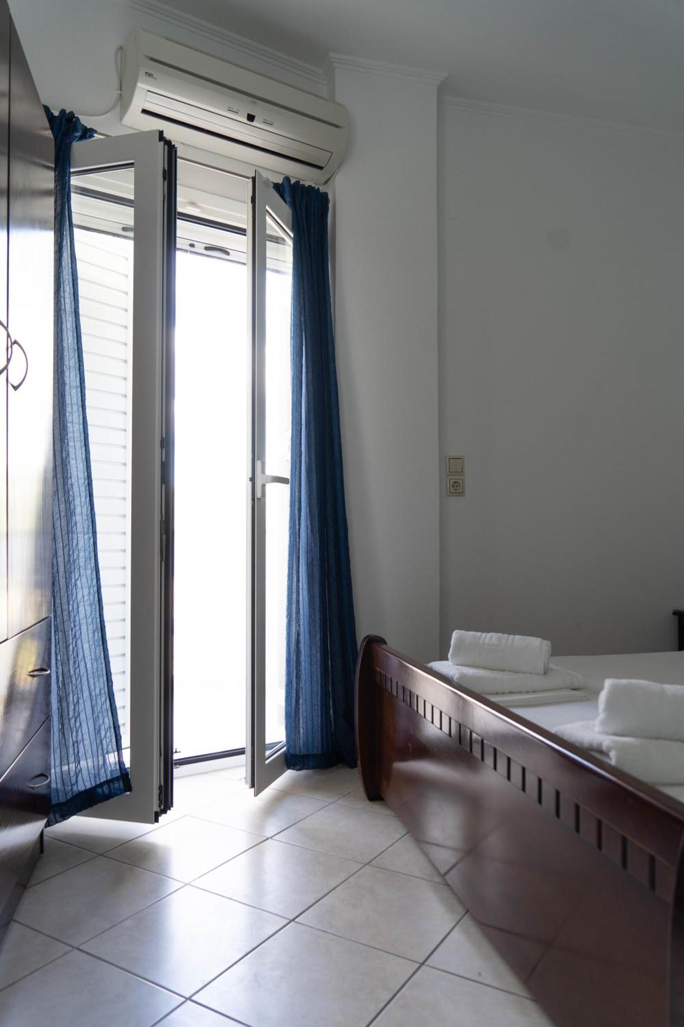 אמודיה Hotel Alexandros מראה חיצוני תמונה