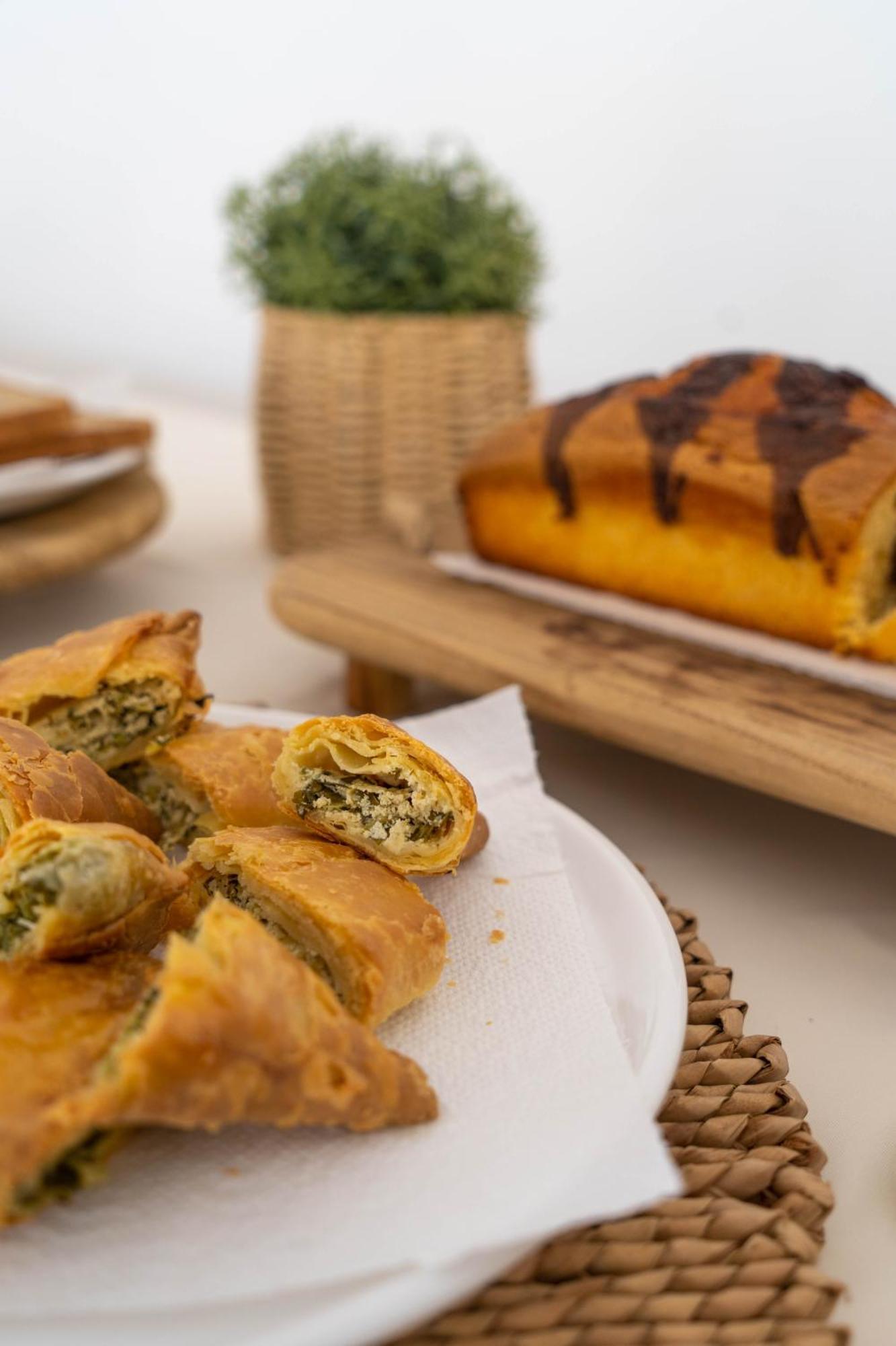 אמודיה Hotel Alexandros מראה חיצוני תמונה