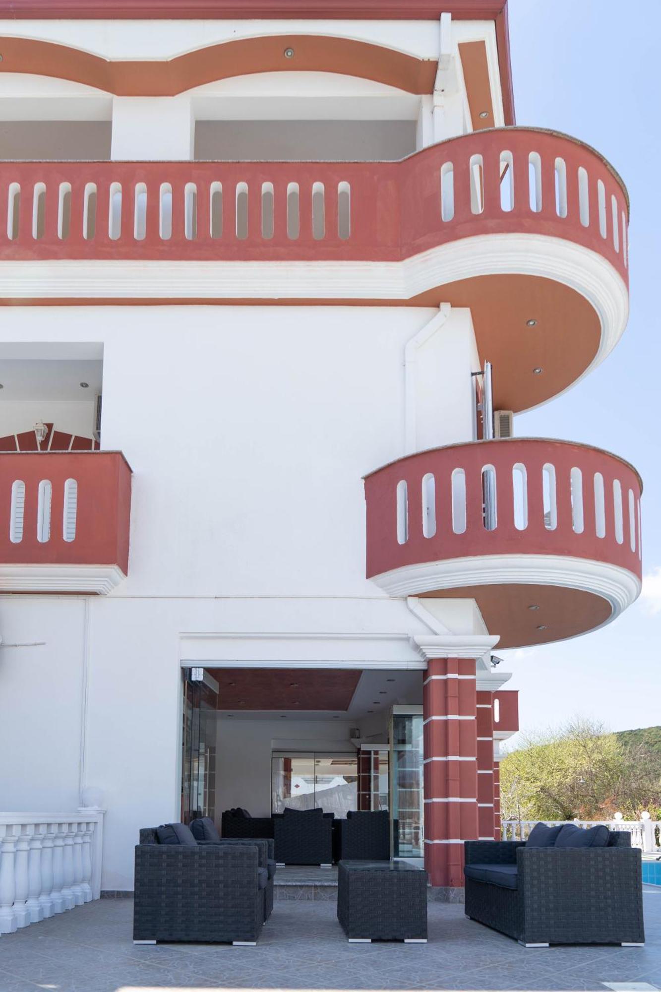אמודיה Hotel Alexandros מראה חיצוני תמונה