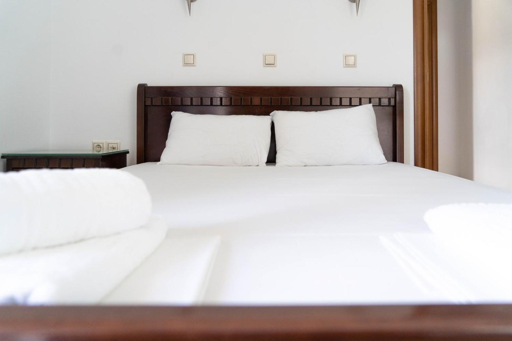אמודיה Hotel Alexandros מראה חיצוני תמונה