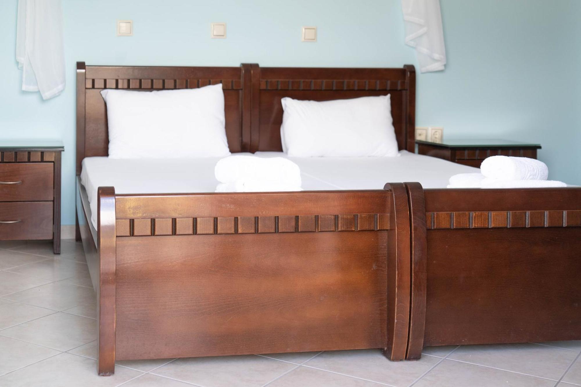 אמודיה Hotel Alexandros מראה חיצוני תמונה