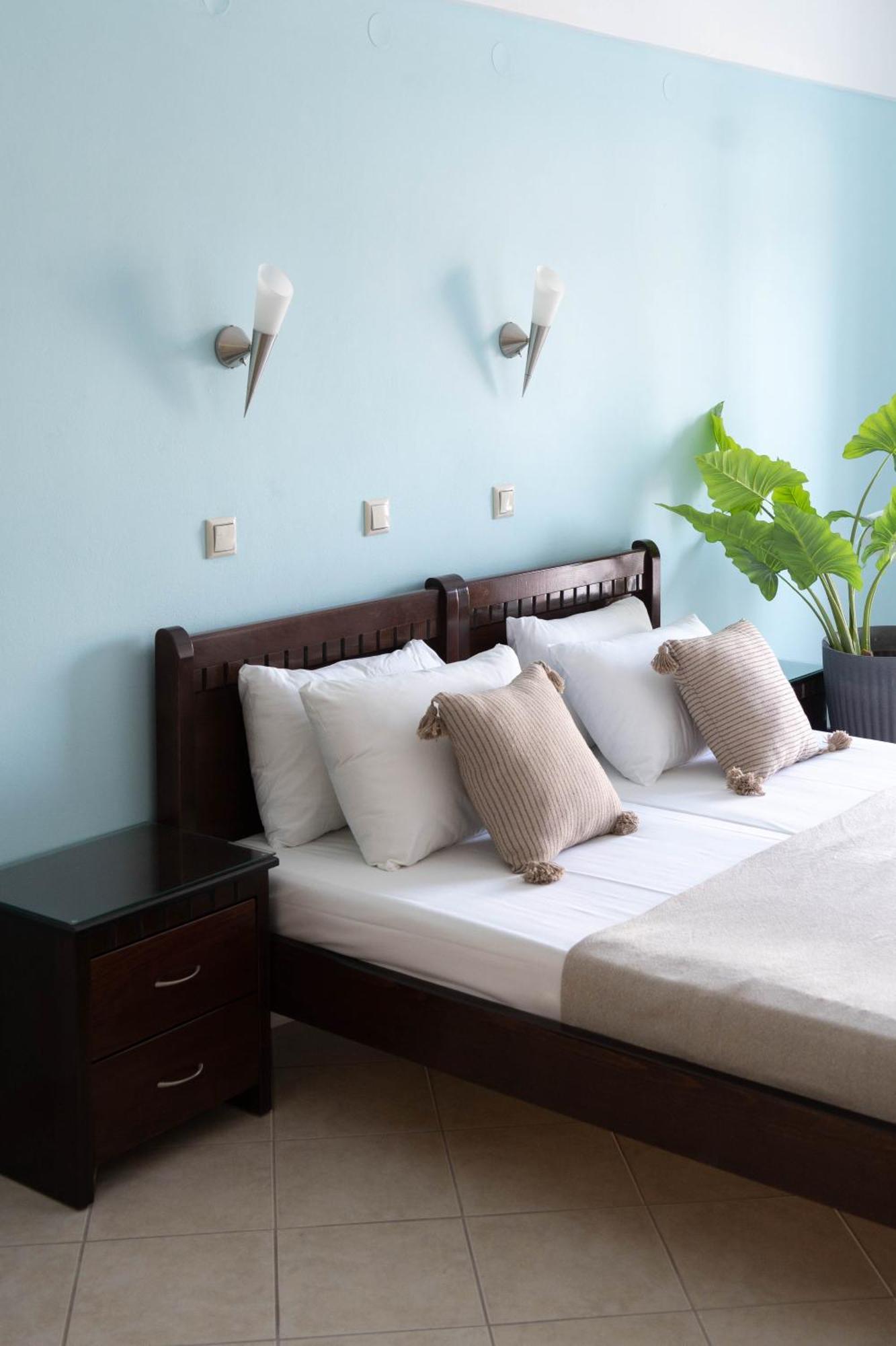 אמודיה Hotel Alexandros מראה חיצוני תמונה