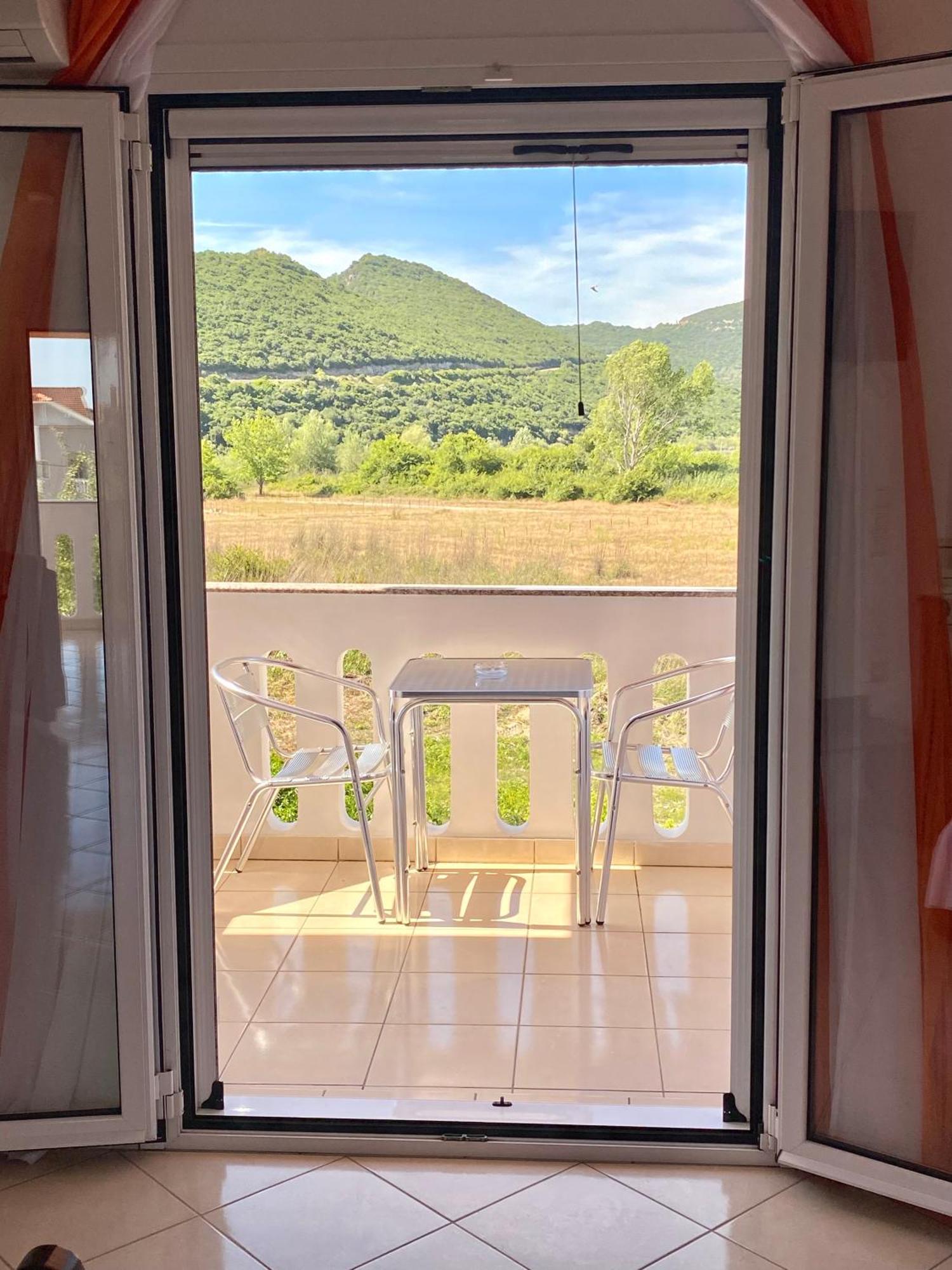 אמודיה Hotel Alexandros מראה חיצוני תמונה